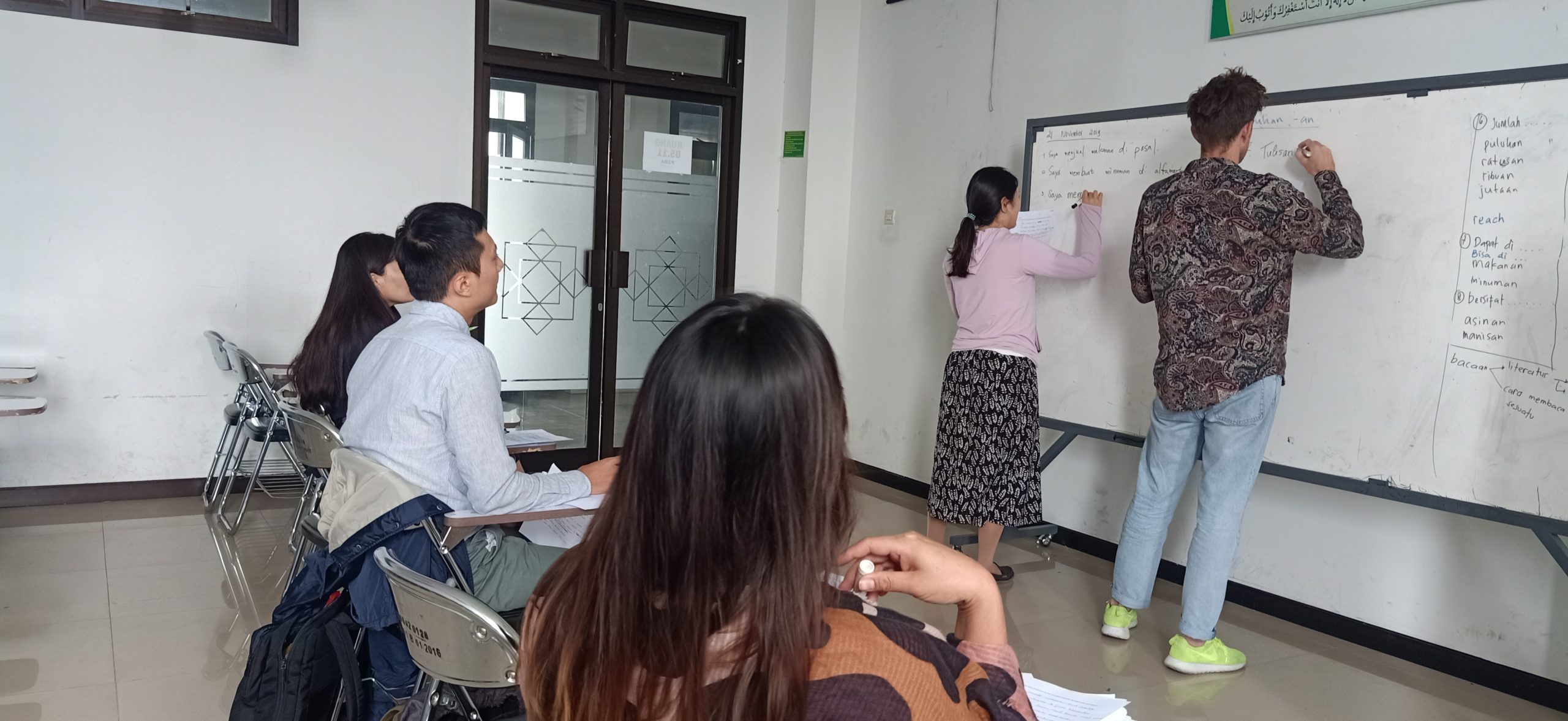 Pembelajaran Bahasa Indonesia di Kelas BIPA Reguler Pemula